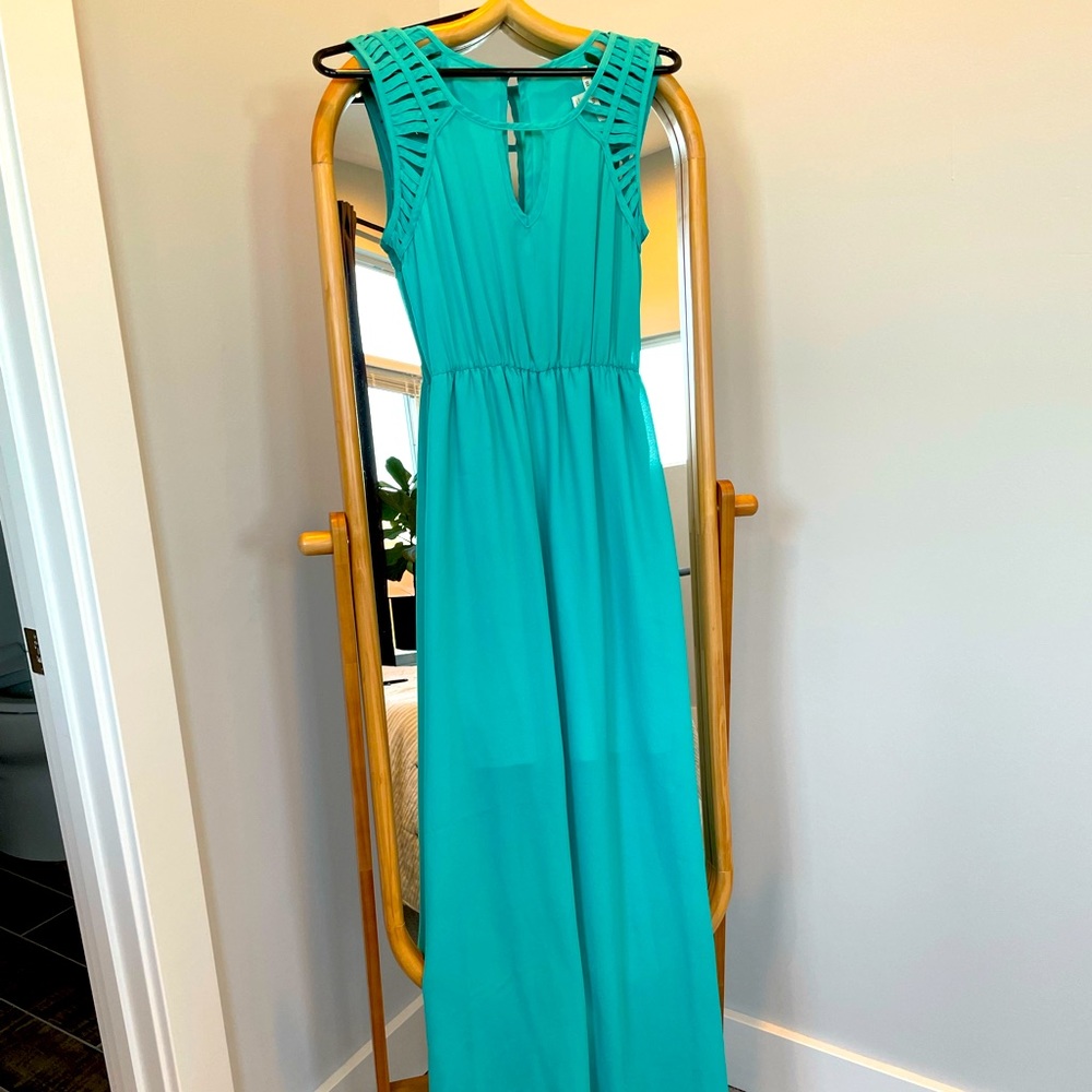 Francesca’s turquoise maxi dress size small